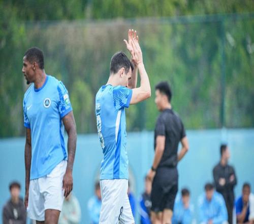 1米90、黑又硬！法媒名记爆料：前切尔西悍将，将签约山东泰山！