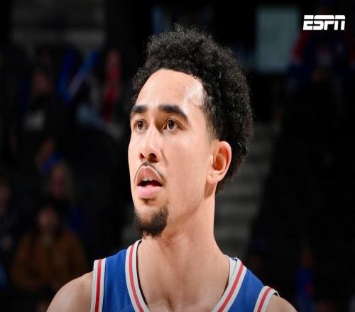 Shams：76人将麦凯恩交易至雷霆，换来1个首轮和3个次轮签