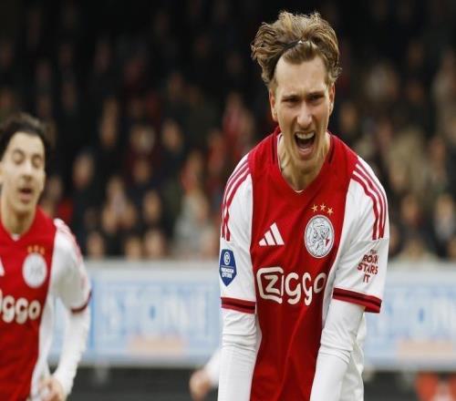 世体：巴萨正密切关注米卡古茨，贾府要价高于1500万欧