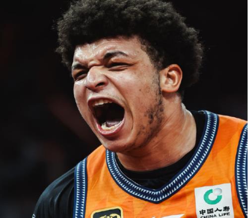 CBA杯首组半决赛：上海vs山东洛夫顿31+7+11三杀广东扮克星