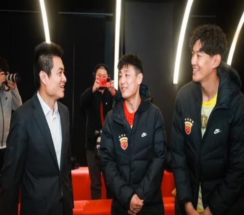 前有上海银行、后拥上汽集团，中超三连冠海港携两大合作方出征新赛季中超