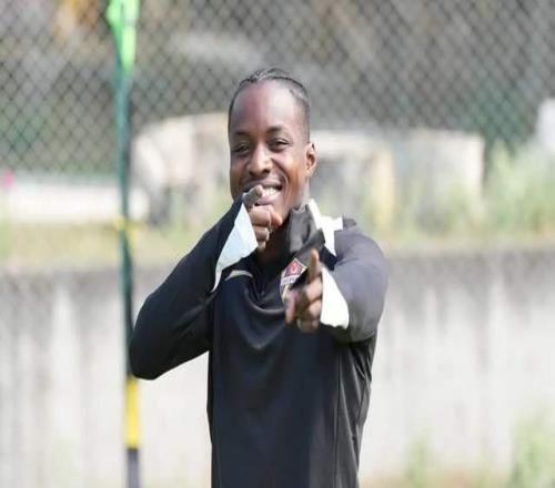 宋岳能冲刺跑了，马莱莱高情商土超边锋要来中超去大连OR重庆