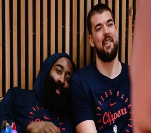 他离队以后，快船好多人都哭了....