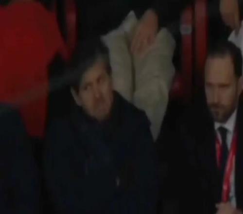 马卡：目睹卢克曼被换下，马竞总监阿莱马尼在看台上面露不解