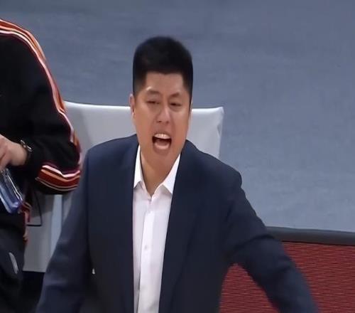 潘江：迎战卫冕冠军要避免无谓犯规一直鼓励原帅有机会就坚决出手