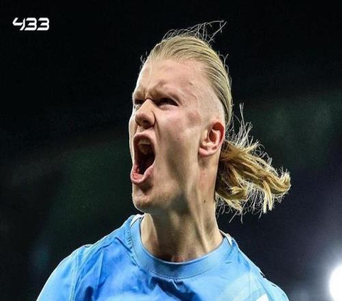 英超21逆转！曼城双杀利物浦！哈兰德传射，主裁判神判罚惹争议