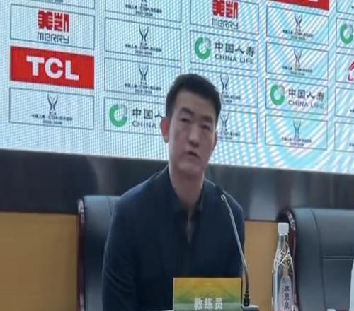 王博：球队缺了一整套阵容，趁这次比赛给年轻人多些锻炼机会