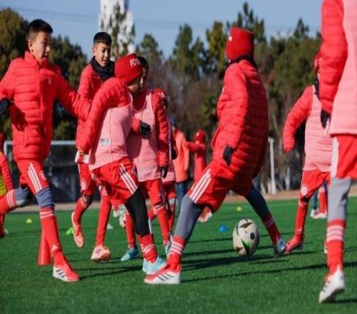 德企联手拜仁慕尼黑，带领新疆足球少年开启公益青训计划