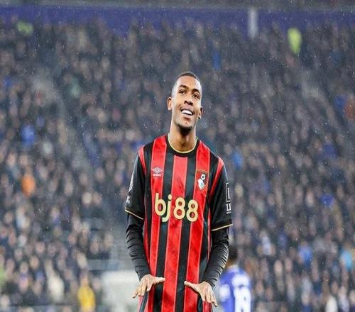 拉扬前三场英超均参与进球，此前U19球员仅马夏尔、基恩做到