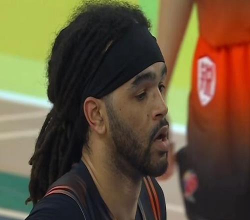 邱彪：主要赢在态度和幸运，满意新外援琼斯的表现，但参考性有限