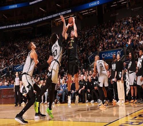 库里缺阵勇士113126不敌马刺