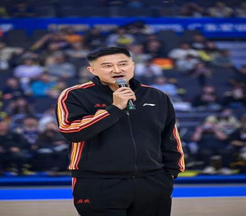 杜锋：广东第一阶段人员不齐整非常困难，希望萨林杰状态调整好