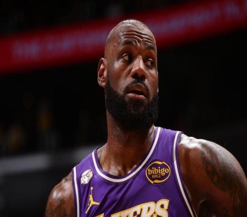 41岁詹姆斯三双：创历史最老纪录连4场助攻上双超斯托克顿神迹