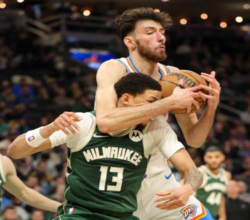 大爆冷！残阵雄鹿狂胜联盟第一，4大主力缺阵，雷霆旧将惊艳19+11