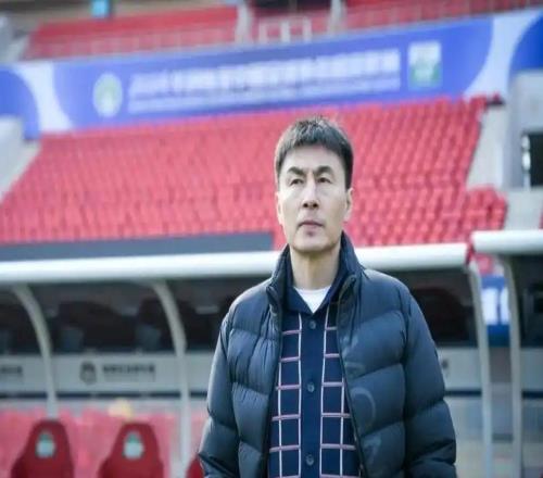 李玮锋：深圳健力宝夺冠时就欠薪领导喊我球霸梅西被推荐给权健