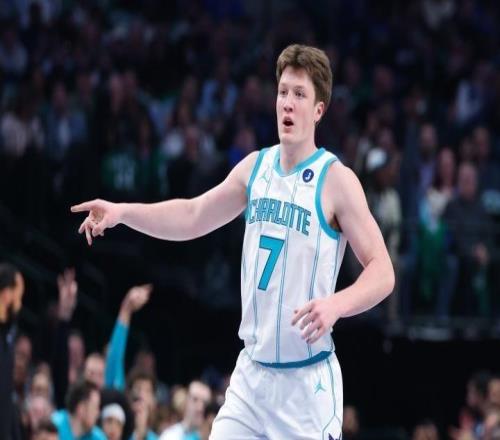 13分钟砍4+1，火箭轮换第9人迎复出！底薪后卫0分4犯规，续约难了