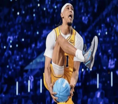 湖人3配角真好使!斯玛特统领关键球,肯纳德太稳,海斯完美终结