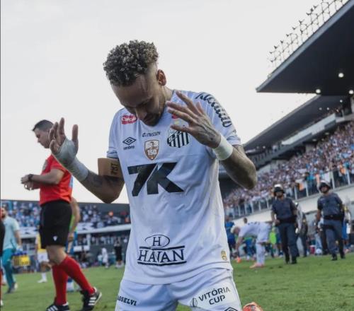 内马尔承认年底考虑退役！巴萨签新星达协议！卡里克想长留曼联！