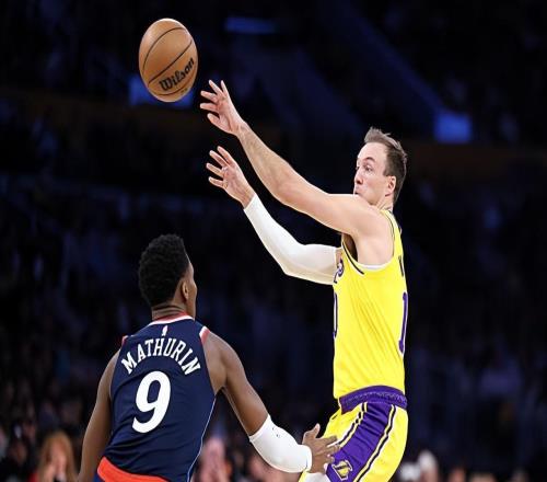 非常成功的交易！湖人后场新援立刻成为了第二阵容的关键人物