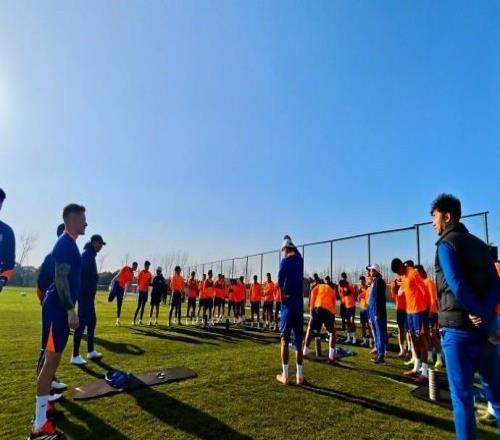 鲁媒:山东泰山将与申花、海牛热身,35人名单或有20名00后