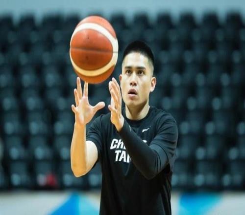 陈盈骏：上一个窗口期两场都输了比较落后这个窗口期要全力去争胜