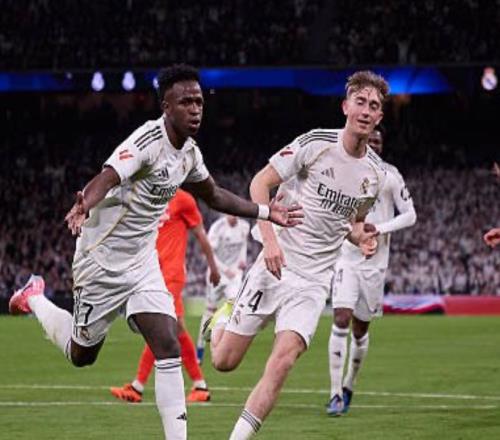 高下立判!巴萨身穿中文球衣入场庆祝新年,皇马虚假道歉引不满