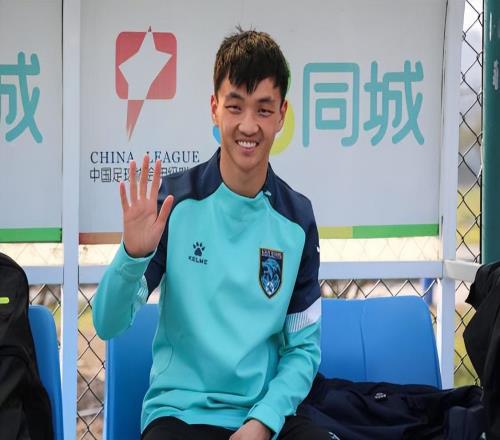 意外！津门虎未来压哨引援可以考虑买提江曾是俱乐部功勋队长