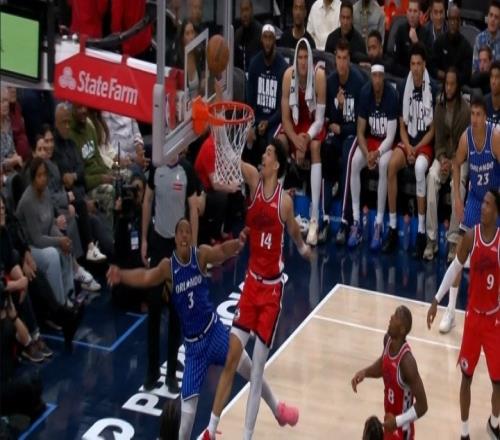 裁判抢戏卢指导和尼德豪泽：最后1分钟绝非干扰球裁判都没看到