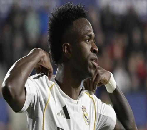 TA:皇马内部有人对阿韦洛亚不愿换下“不可触碰”的球员不满