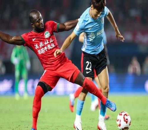 官宣!阿奇姆彭落户大连英博,巴甲161场主力加盟青岛西海岸