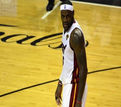 热火总裁莱利谈错失与詹姆斯共建王朝：希望他能再为我效力6到8年