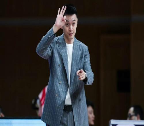 杨鸣最新消息！还在合同期内，第二阶段或重返辽宁执教