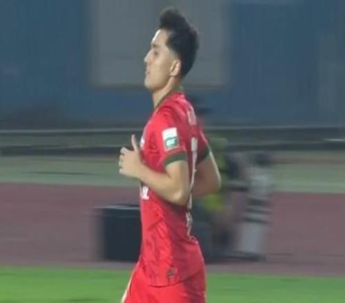 博主:山东泰山中场阿卜杜肉苏力正式加盟河南队