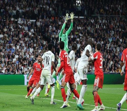 皇马双杀本菲卡晋级欧冠16强