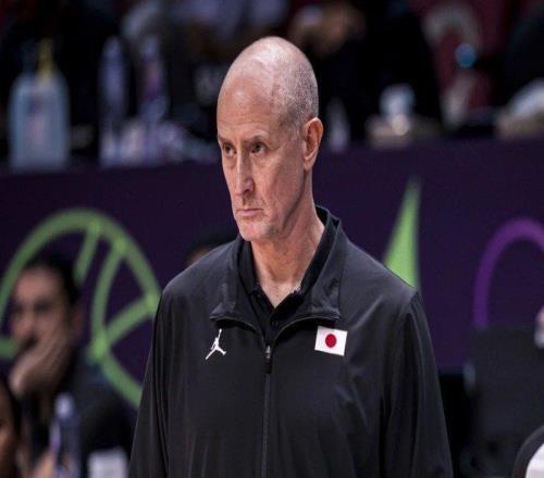 从42分大胜到客场硬仗!生死战余嘉豪万里驰援,冲绳一战不容有失