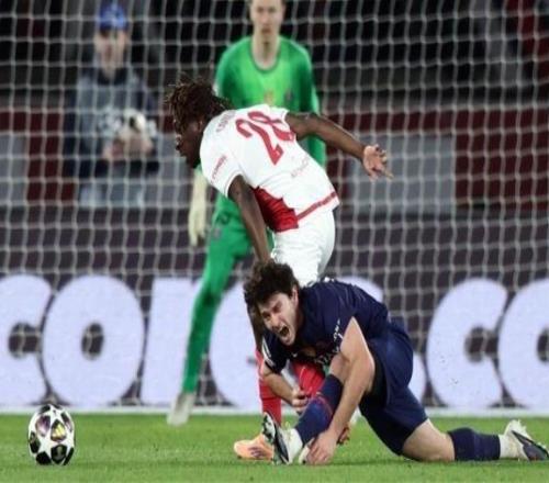 【欧冠】两回合多打一人，大巴黎总分5比4赢下内战