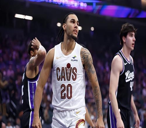 优秀的3D锋线！可惜骑士新星的出场时间还是略少了一些