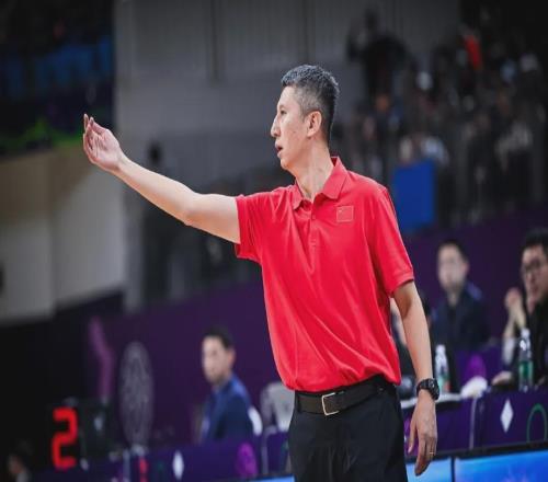 中国男篮最新名单！徐杰和庞峥麟无缘！14人出征日本