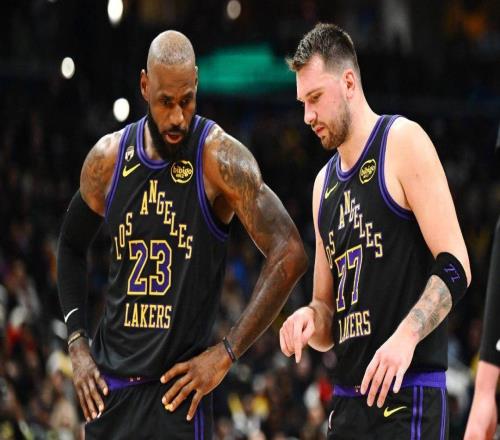 詹姆斯和东契奇解释了湖人在输魔术队的比赛，最后时刻的所见所闻