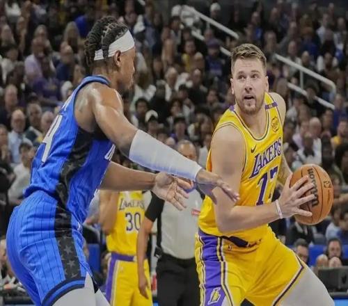 里弗斯首次拒绝采访!湖人输球后相互甩锅,专家:更衣室暗流涌动