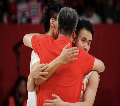 赵继伟是这支中国男篮唯一打过奥运的球员!赛后,赵继伟热血发文