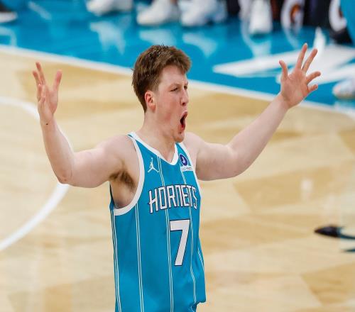 克尼佩尔无敌发挥三分球12投8中狂砸28分晚宴上却遗憾错过双纪录的美味_NBA直播