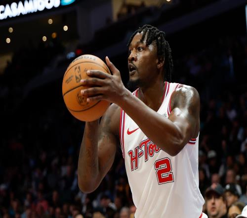 四年花费5270.5万引援可能变成泡影芬尼史密斯场均仅得3.1分投篮命中率仅30.6%_NBA直播