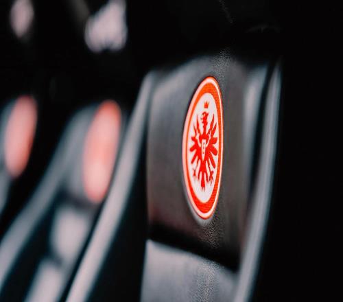 官方:因球迷多起违规行为,法兰克福被德国足协重罚44.02万欧