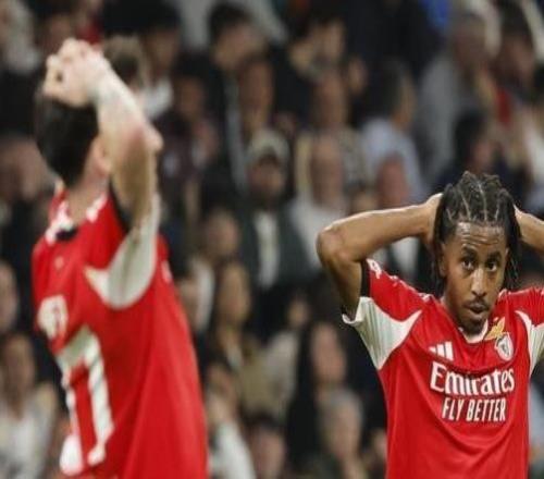 世体:因为与维尼修斯交换球衣,本菲卡球迷要求开除卡布拉尔