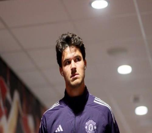 拉门斯：场外我只是个普通人作为门将我最大的偶像是诺伊尔