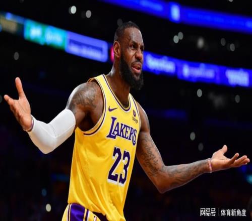 41+8+8!东契奇防守被点名,两大核心漏人,真没脸看了