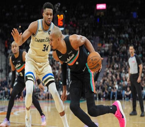 马刺队文班亚马正全力以赴，力争成为NBA历史上最年轻的MVP