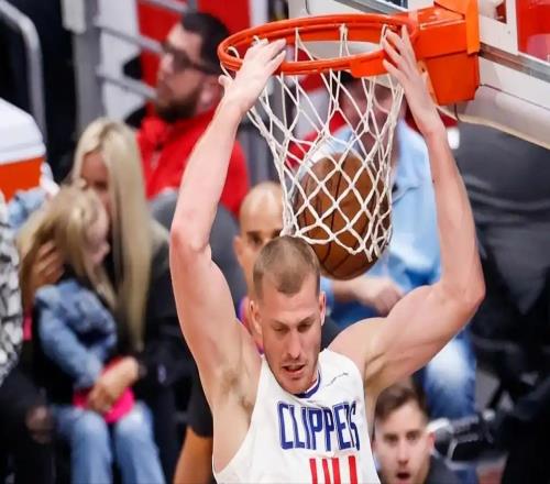 一夜官宣3签1裁：马刺签约21篮板9助攻妖塔，25+10控卫签约步行者