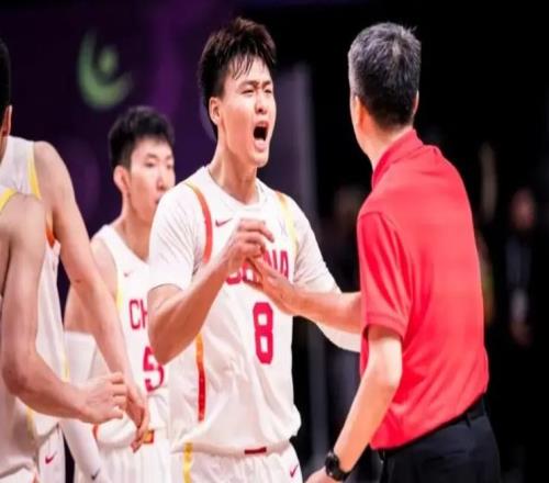 8780!7765!世预赛一夜乱了,中国男篮喜讯,最新晋级形势如下